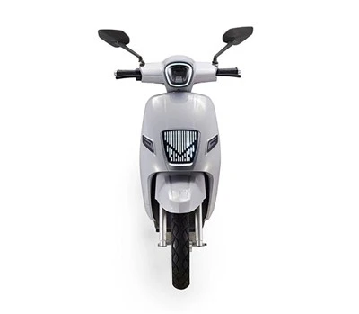 সাদা ইলেকট্রিক স্কুটার